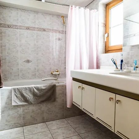 Annas Place Im Haus Zer Briggu 아파트 *